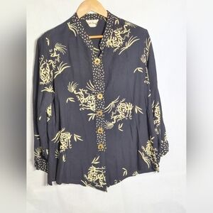 Red's Threads Collarless Asian Metal Coin Button Dragon Top Sz M